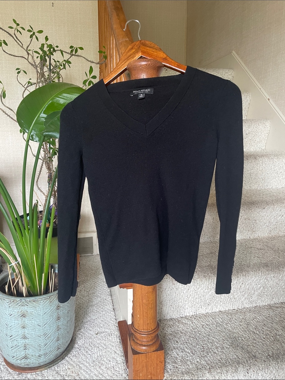 Banana Republic Wool Black V-Neck Lightweight Sweater